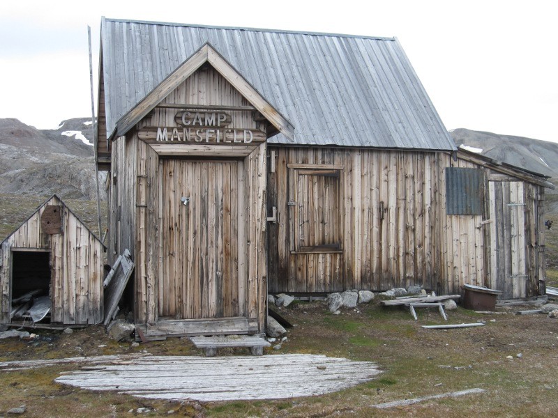Camp Mansfield trapper's hut, Svalbard